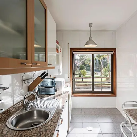 Quiet 2br Flat W/ Balcony By Lovelystay Vila Nova de Gaia