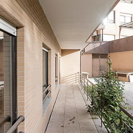 Quiet 2br Flat W/ Balcony By Lovelystay * Vila Nova de Gaia
