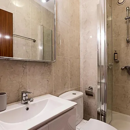 Quiet 2br Flat W/ Balcony By Lovelystay Apartment Vila Nova de Gaia