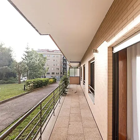 Quiet 2br Flat W/ Balcony By Lovelystay * Vila Nova de Gaia