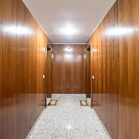 Quiet 2br Flat W/ Balcony By Lovelystay Apartment