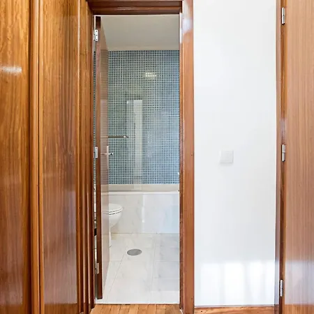 Quiet 2br Flat W/ Balcony By Lovelystay * Vila Nova de Gaia